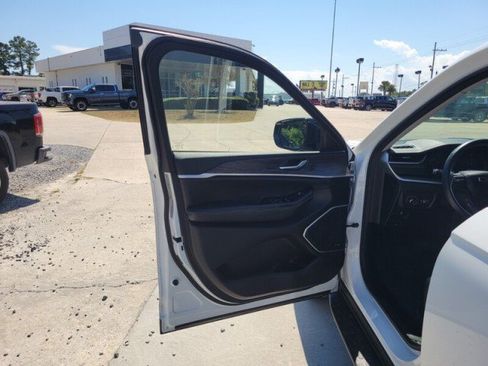 Used 2021 Jeep Grand Cherokee L Limited image 14