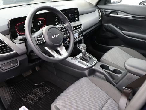Used 2026 Kia Seltos LX AWD/4WD image 3