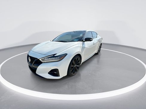 Used 2022 Nissan Maxima SR w/ Sport Mat Group FWD image 4