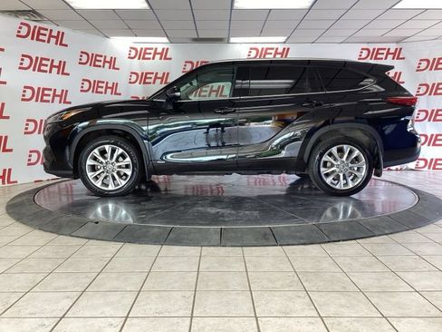 Used 2023 Toyota Highlander Limited AWD/4WD image 4