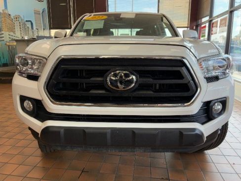 Used 2022 Toyota Tacoma TRD Off-Road image 5