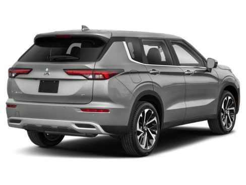 Used 2022 Mitsubishi Outlander SE AWD/4WD image 2
