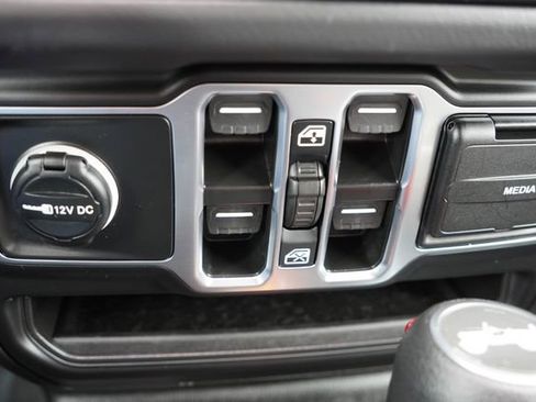 Certified 2025 Jeep Wrangler Unlimited Sahara w/ Safety Group image 30