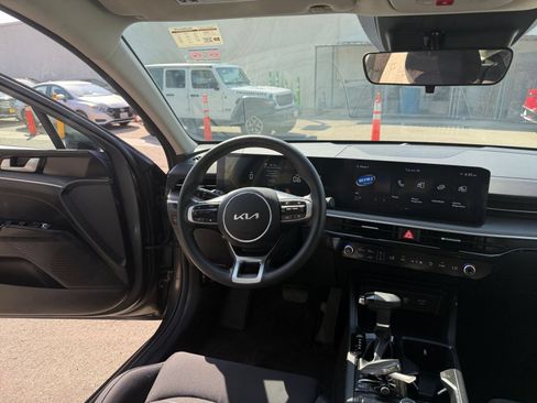 Used 2025 Kia K5 LXS FWD image 33