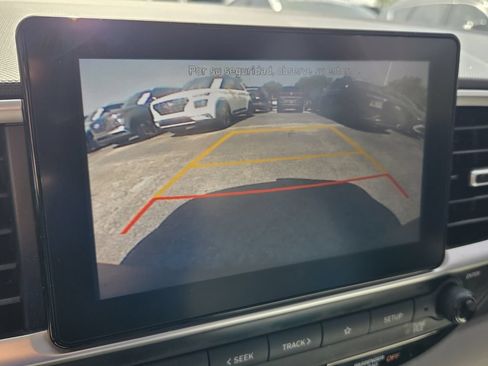 Used 2022 Hyundai Venue SEL FWD image 20