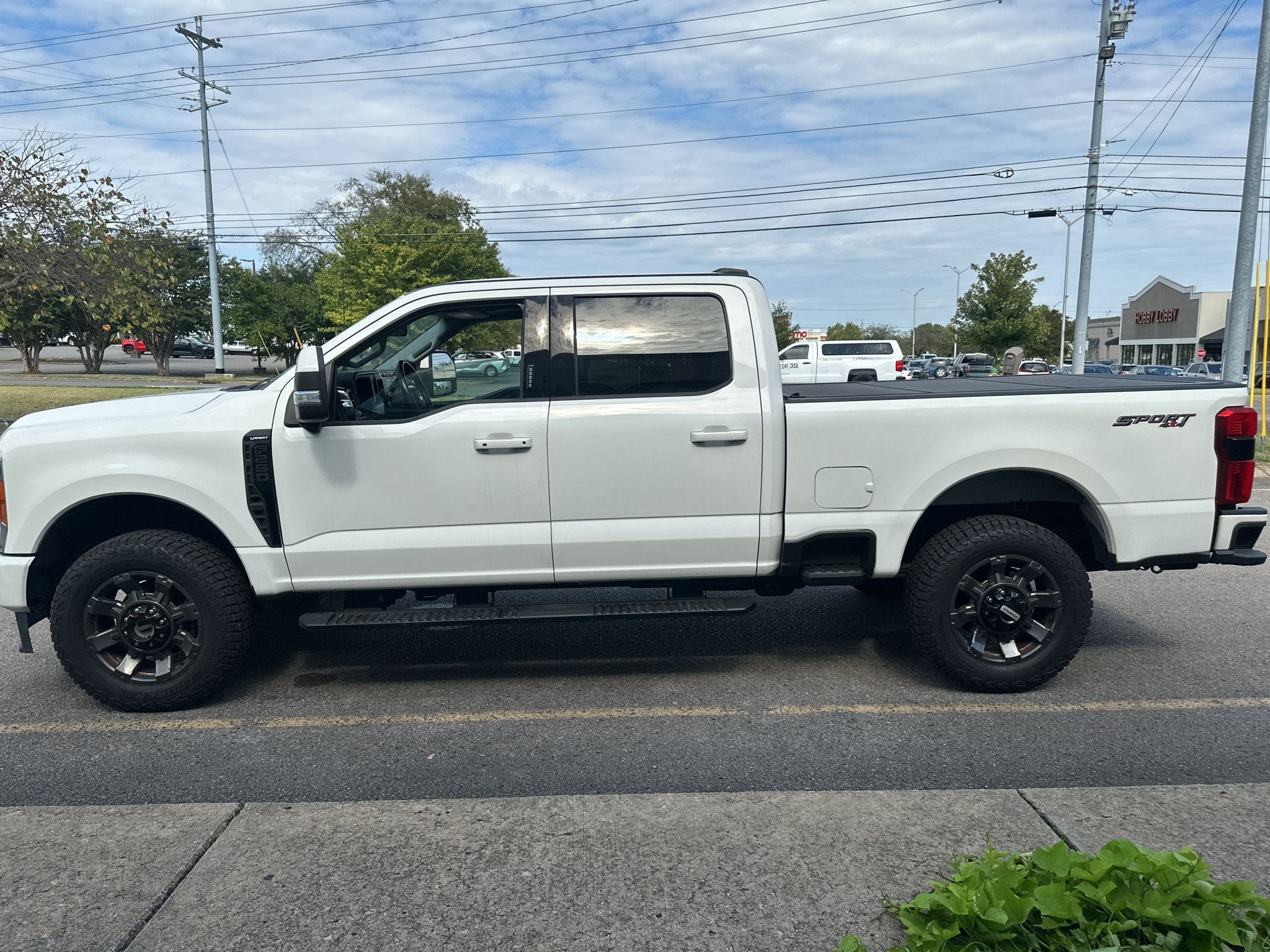 Used 2023 Ford F250 Lariat w/ Sport Appearance Package AWD/4WD image 7