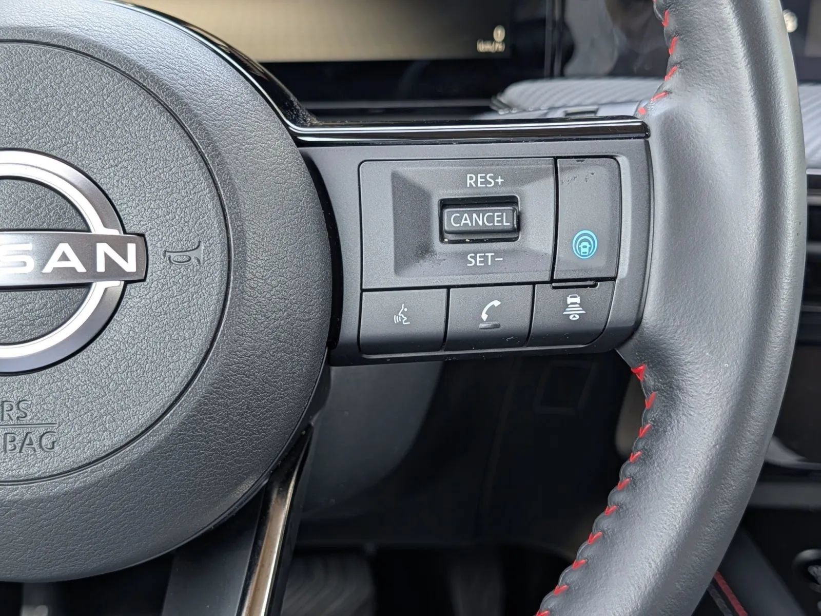 Certified 2025 Nissan Kicks SR FWD image 22