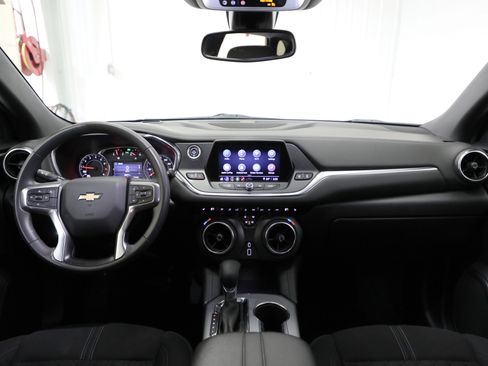 Certified 2022 Chevrolet Blazer LT image 2