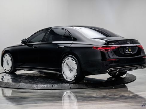 Used 2024 Mercedes-Benz S 580 4MATIC Sedan w/ AMG Line image 10