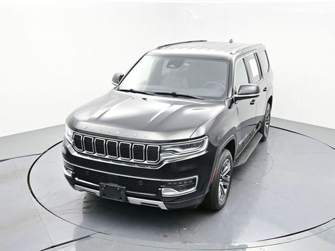 Used 2024 Jeep Wagoneer Series II w/ Flexible Seating Group RWD image 19