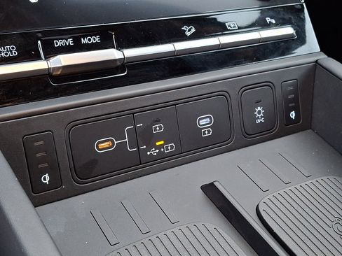 Certified 2025 Hyundai Santa Fe Calligraphy image 26