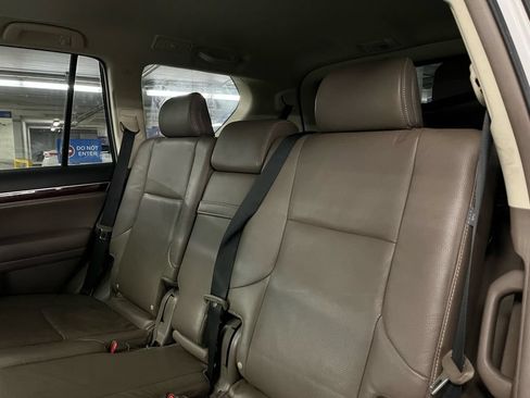 Used 2014 Lexus GX 460 w/ Premium Package AWD/4WD image 22