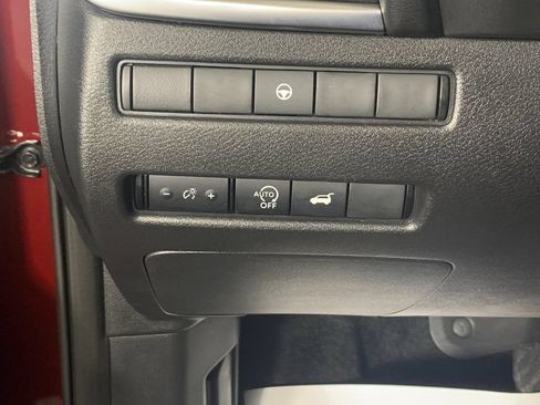 Used 2023 Nissan Rogue SV w/ SV Premium B Package FWD image 16