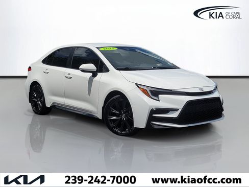 Used 2025 Toyota Corolla SE FWD image 1