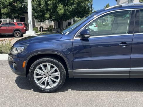 Used 2016 Volkswagen Tiguan SE AWD/4WD image 2