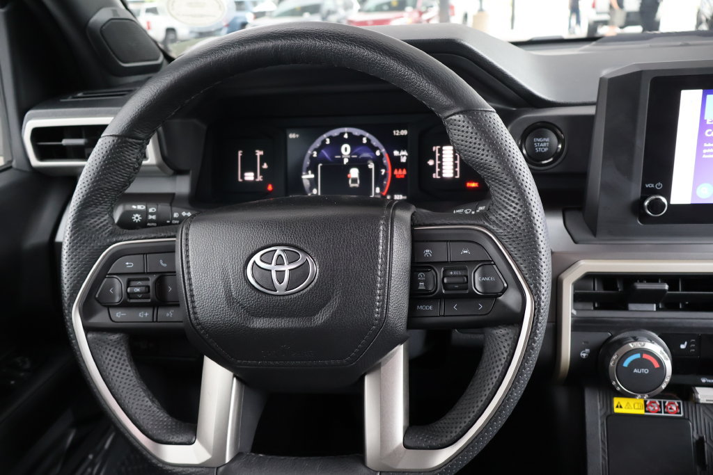 Certified 2025 Toyota Tacoma SR5 AWD/4WD image 27