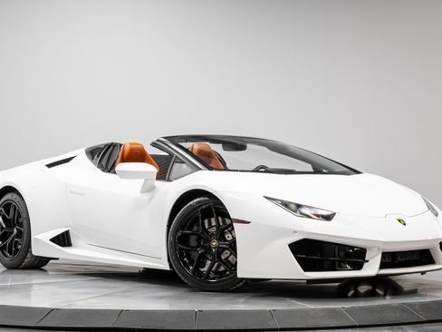 Used 2019 Lamborghini Huracan LP 580-2 RWD image 36