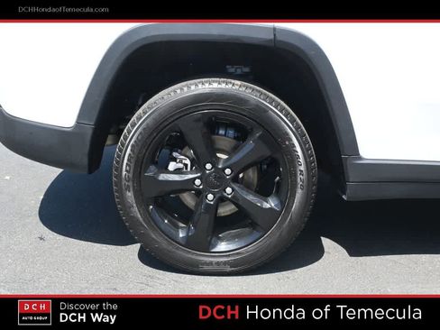 Used 2023 Jeep Grand Cherokee Limited w/ Black Appearance Package AWD/4WD image 23