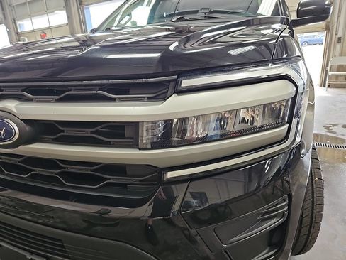 Used 2024 Ford Expedition XLT AWD/4WD image 31