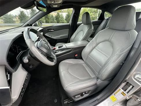 Used 2021 Toyota Avalon Limited image 18