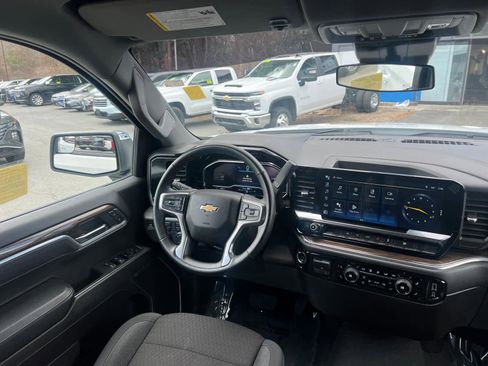 Certified 2025 Chevrolet Silverado 1500 LT image 35