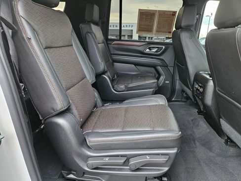 Used 2021 Chevrolet Suburban High Country AWD/4WD image 32