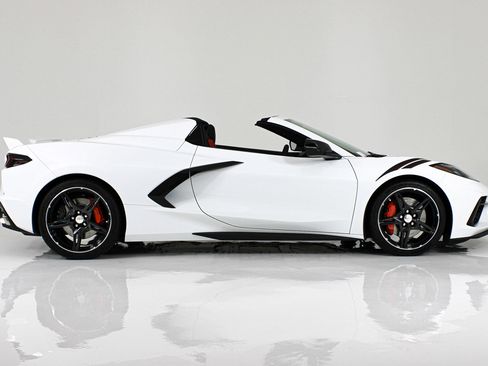 Used 2022 Chevrolet Corvette Stingray Premium Conv w/ Z51 Performance Package RWD image 12