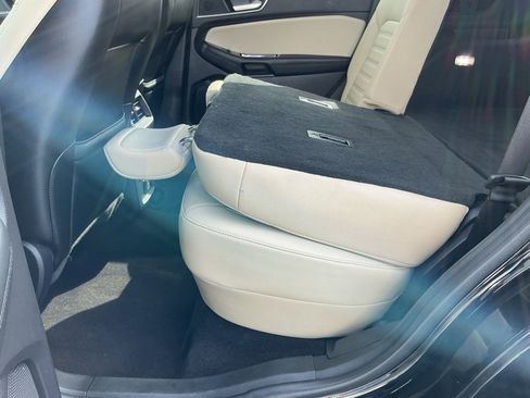 Used 2020 Ford Edge SEL image 36