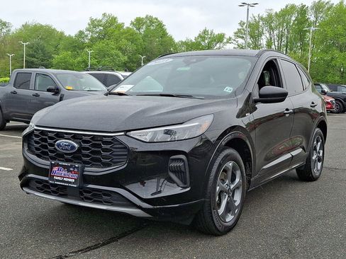 Certified 2023 Ford Escape ST-Line w/ Tech Pack #1 AWD/4WD image 4