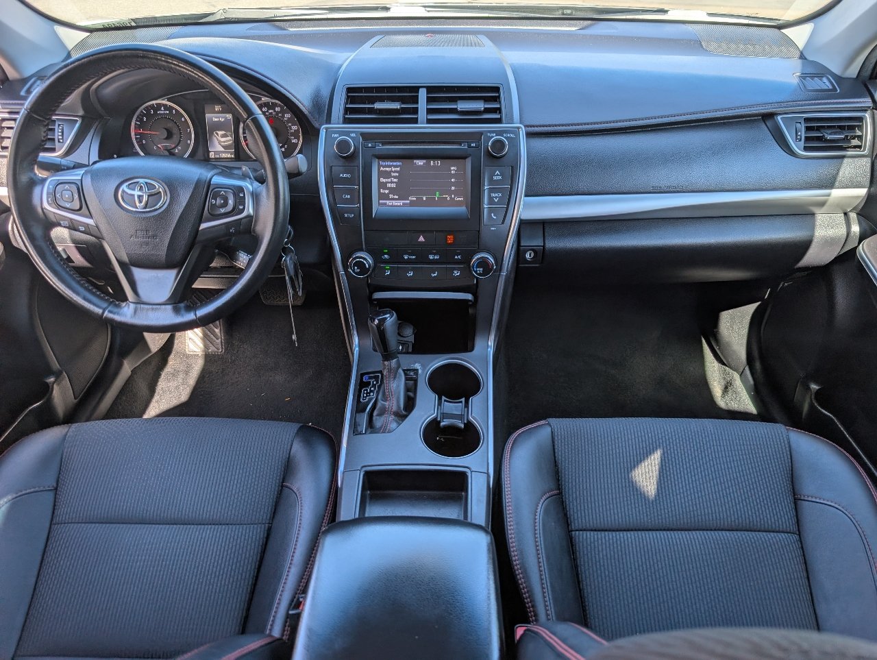 Used 2016 Toyota Camry SE FWD image 4