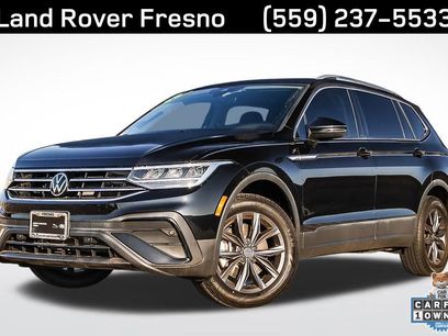 Used 2023 Volkswagen Tiguan SE w/ Panoramic Sunroof Package