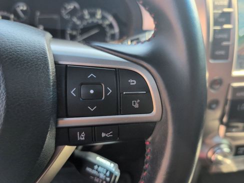 Used 2020 Lexus GX 460 Premium w/ Premium Package image 19