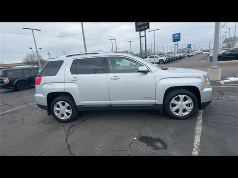 Used 2017 GMC Terrain SLT w/ Driver Alert Package I image 9