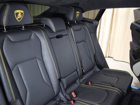 Used 2025 Lamborghini Urus SE image 18