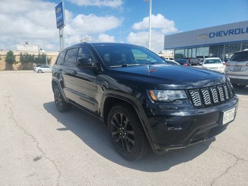 Used 2018 Jeep Grand Cherokee Altitude AWD/4WD image 1