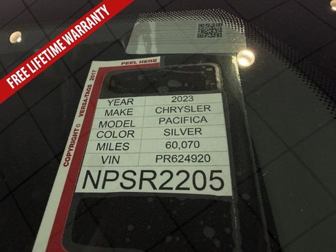 Used 2023 Chrysler Pacifica Touring-L FWD image 50