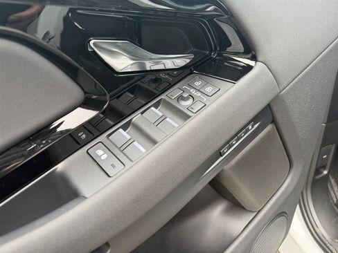 New 2026 Land Rover Range Rover Evoque Dynamic SE image 12