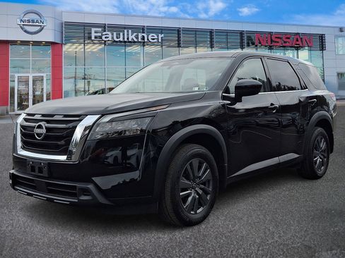 Certified 2024 Nissan Pathfinder S image 3
