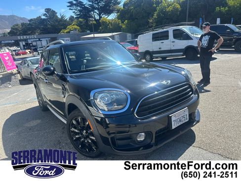 Used 2017 MINI Cooper Countryman FWD image 1