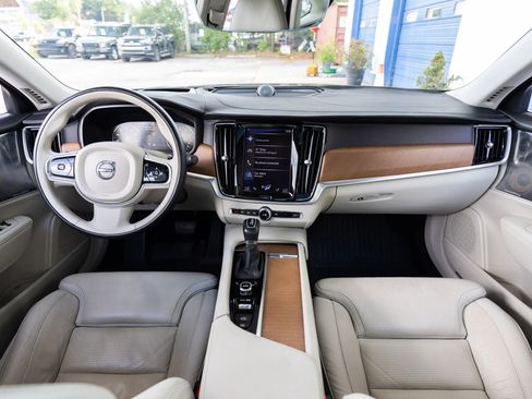 Used 2017 Volvo S90 T6 Inscription w/ Vision Package image 2