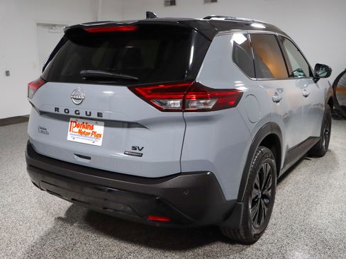 Used 2023 Nissan Rogue SV w/ SV Premium B Package FWD image 7