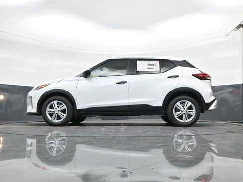 New 2025 Nissan Kicks Play S image 19