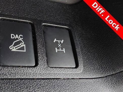 Used 2017 Toyota Highlander XLE image 18