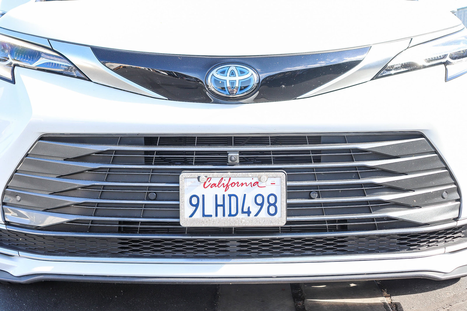 Certified 2024 Toyota Sienna Platinum FWD image 6