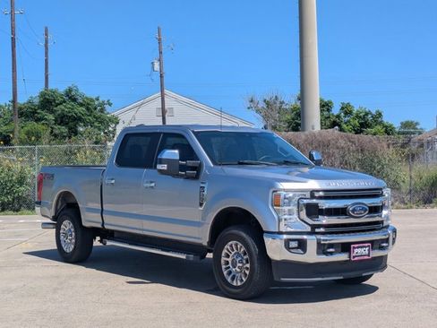 Used 2022 Ford F250 XLT w/ XLT Premium Package AWD/4WD image 3