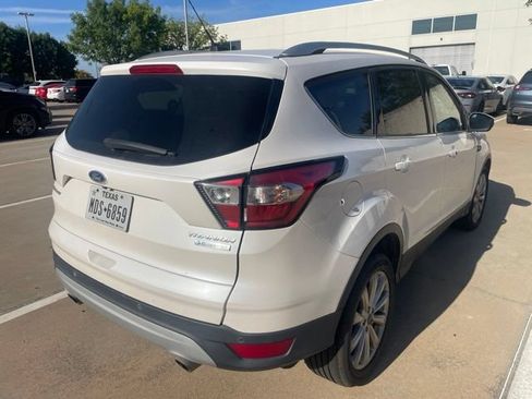 Used 2017 Ford Escape Titanium FWD image 4