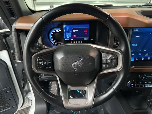 Used 2024 Ford Bronco Outer Banks w/ Sasquatch Package AWD/4WD image 14