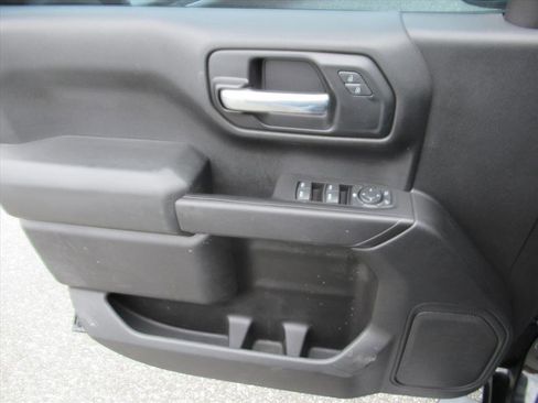 Used 2020 Chevrolet Silverado 1500 Custom w/ Custom Value Package image 25