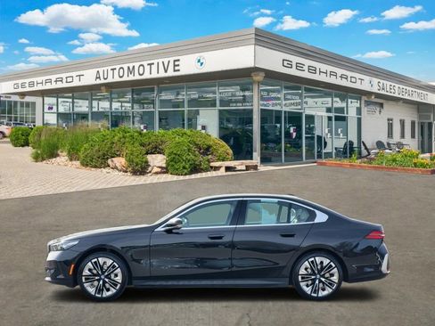 Certified 2025 BMW 530i xDrive 530i xDrive w/ Premium Package image 2