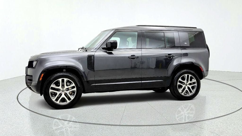 Used 2024 Land Rover Defender 110 X-Dynamic SE AWD/4WD image 8
